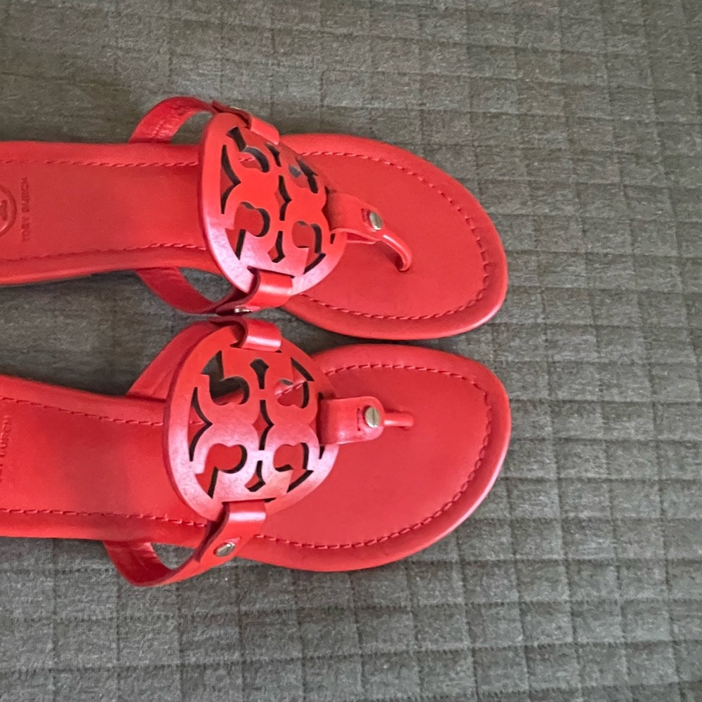 Tory Burch Red Sandals Vibrant Thong Design